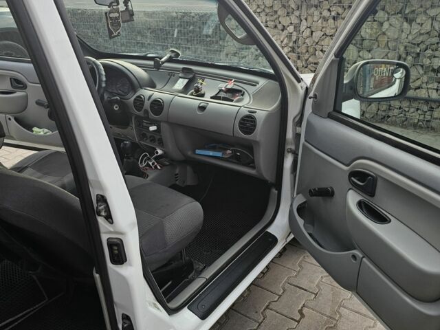 Білий Рено Кєнгу Експресс, об'ємом двигуна 1.4 л та пробігом 295 тис. км за 3050 $, фото 9 на Automoto.ua