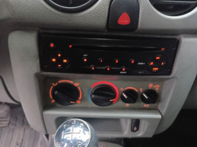 Білий Рено Кєнгу Експресс, об'ємом двигуна 1.5 л та пробігом 323 тис. км за 4900 $, фото 9 на Automoto.ua