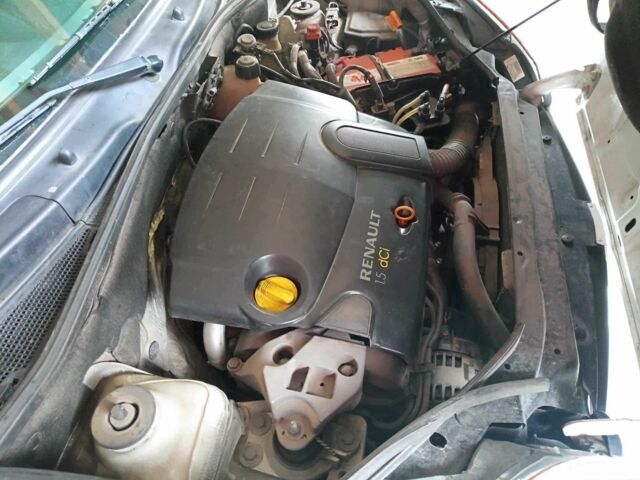 Белый Рено Кенгу Экспресс, объемом двигателя 1.5 л и пробегом 231 тыс. км за 4100 $, фото 8 на Automoto.ua