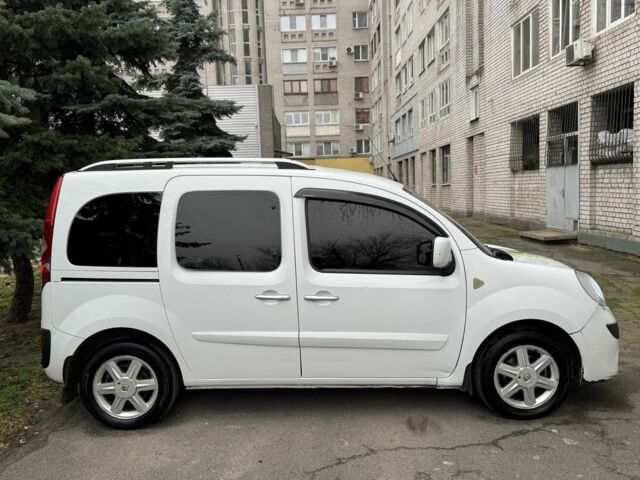 Белый Рено Кенгу Экспресс, объемом двигателя 1.5 л и пробегом 329 тыс. км за 5199 $, фото 3 на Automoto.ua