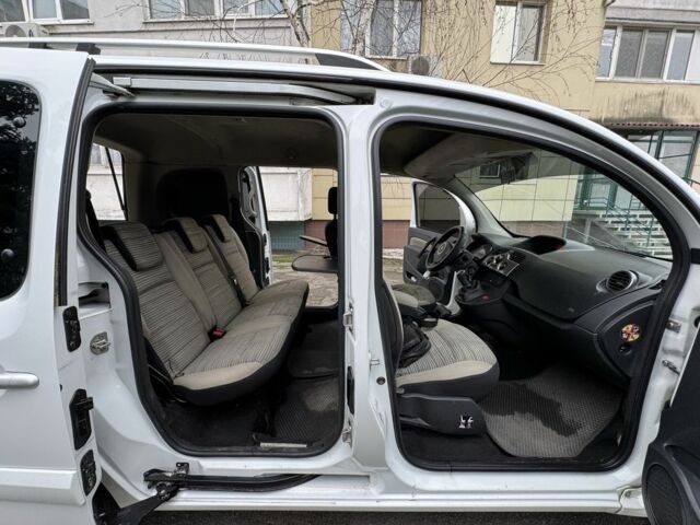Белый Рено Кенгу Экспресс, объемом двигателя 1.5 л и пробегом 329 тыс. км за 5199 $, фото 5 на Automoto.ua
