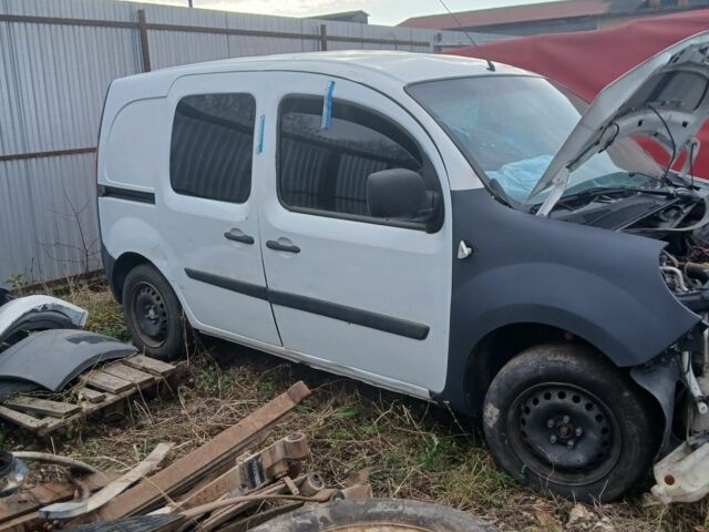 Белый Рено Кенгу Экспресс, объемом двигателя 1.5 л и пробегом 215 тыс. км за 1700 $, фото 3 на Automoto.ua