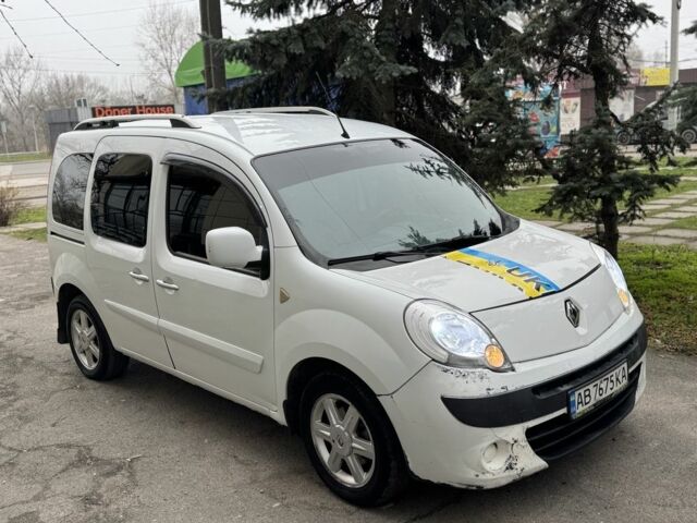 Белый Рено Кенгу Экспресс, объемом двигателя 1.5 л и пробегом 329 тыс. км за 5199 $, фото 1 на Automoto.ua