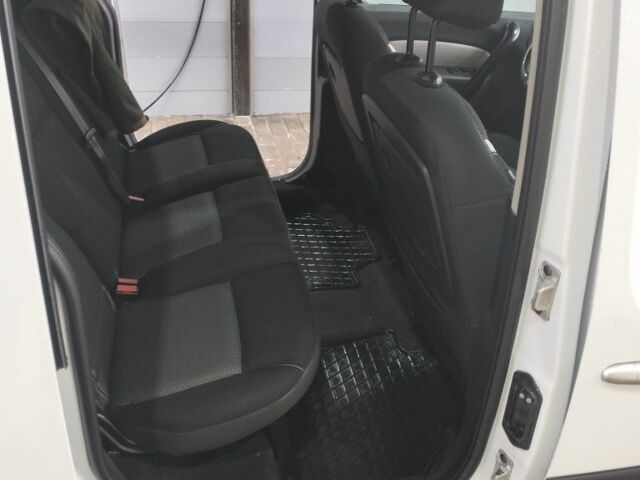 Білий Рено Кєнгу Експресс, об'ємом двигуна 1.5 л та пробігом 244 тис. км за 11200 $, фото 2 на Automoto.ua