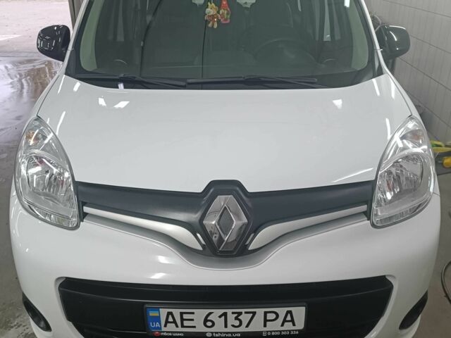 Белый Рено Кенгу Экспресс, объемом двигателя 1.5 л и пробегом 109 тыс. км за 9700 $, фото 11 на Automoto.ua