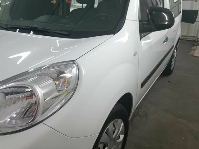 Белый Рено Кенгу Экспресс, объемом двигателя 1.5 л и пробегом 109 тыс. км за 9700 $, фото 1 на Automoto.ua