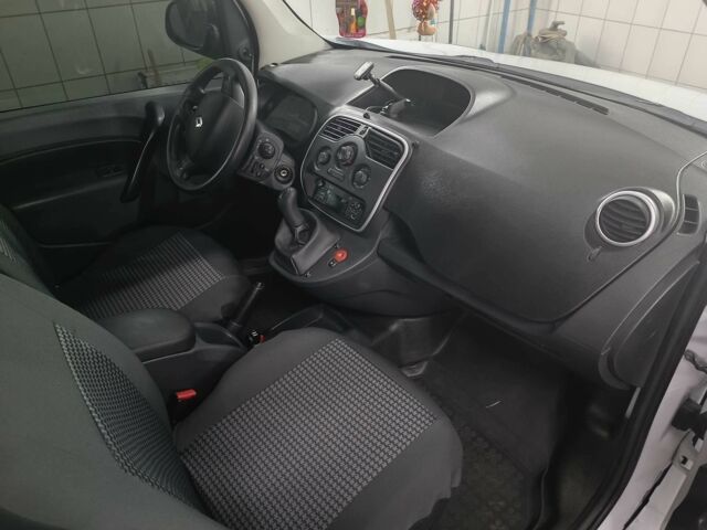 Белый Рено Кенгу Экспресс, объемом двигателя 1.5 л и пробегом 109 тыс. км за 9700 $, фото 16 на Automoto.ua