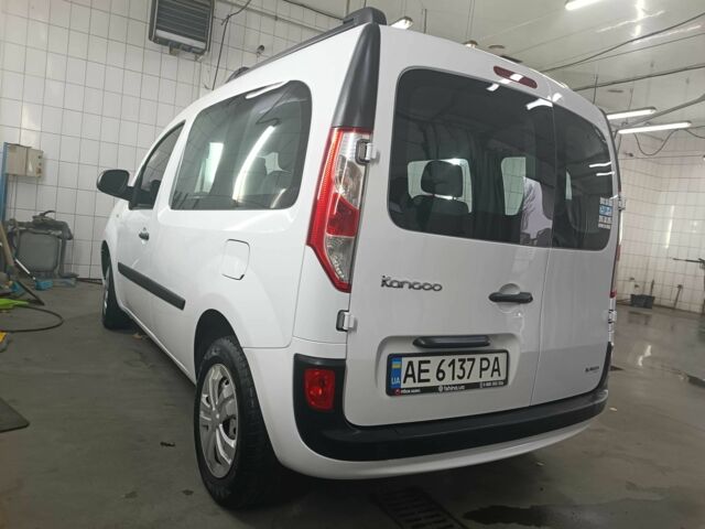 Белый Рено Кенгу Экспресс, объемом двигателя 1.5 л и пробегом 109 тыс. км за 9700 $, фото 3 на Automoto.ua