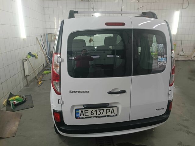 Белый Рено Кенгу Экспресс, объемом двигателя 1.5 л и пробегом 109 тыс. км за 9700 $, фото 4 на Automoto.ua