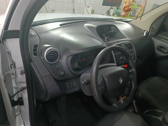 Белый Рено Кенгу Экспресс, объемом двигателя 1.5 л и пробегом 109 тыс. км за 9700 $, фото 19 на Automoto.ua