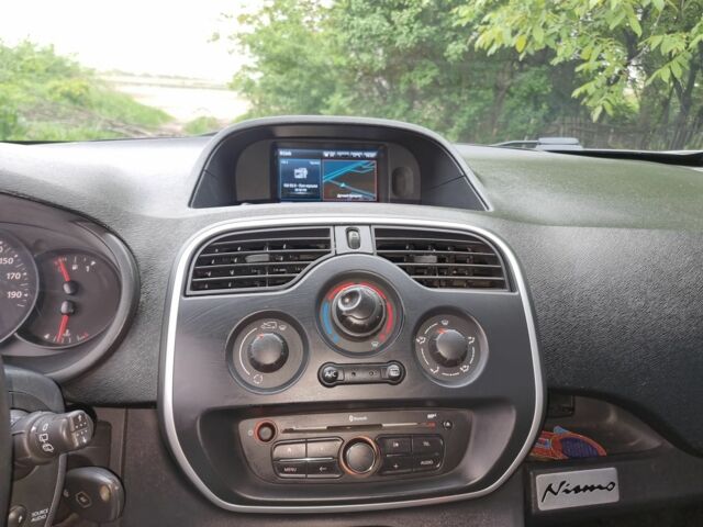 Белый Рено Кенгу Экспресс, объемом двигателя 1.5 л и пробегом 92 тыс. км за 9999 $, фото 1 на Automoto.ua