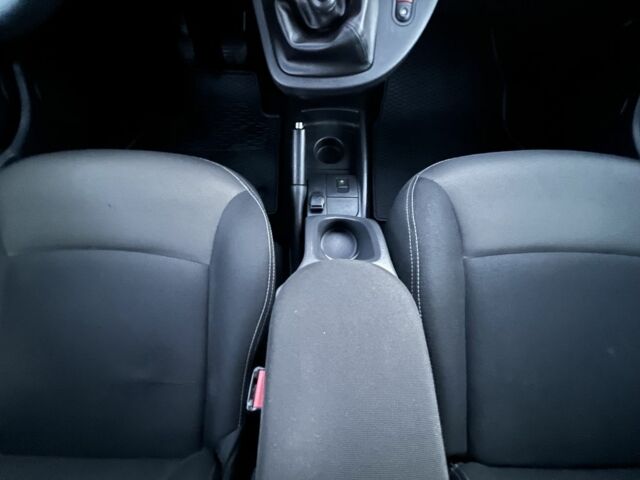 Белый Рено Кенгу Экспресс, объемом двигателя 1.5 л и пробегом 270 тыс. км за 10799 $, фото 14 на Automoto.ua