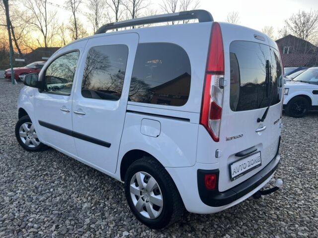 Белый Рено Кенгу Экспресс, объемом двигателя 1.5 л и пробегом 270 тыс. км за 10799 $, фото 5 на Automoto.ua