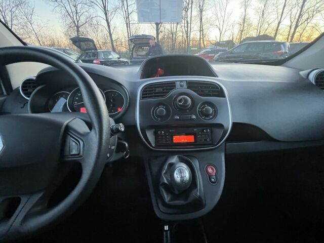 Белый Рено Кенгу Экспресс, объемом двигателя 1.5 л и пробегом 270 тыс. км за 10799 $, фото 13 на Automoto.ua