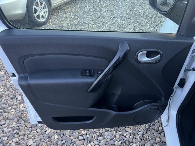 Белый Рено Кенгу Экспресс, объемом двигателя 1.5 л и пробегом 270 тыс. км за 10799 $, фото 6 на Automoto.ua