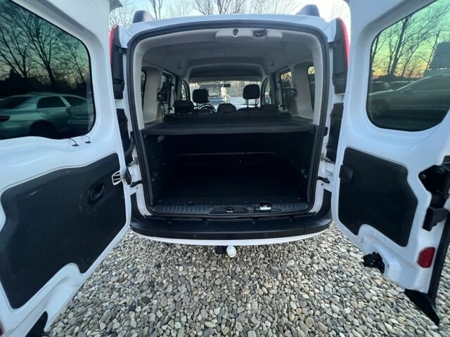 Белый Рено Кенгу Экспресс, объемом двигателя 1.5 л и пробегом 270 тыс. км за 10799 $, фото 21 на Automoto.ua