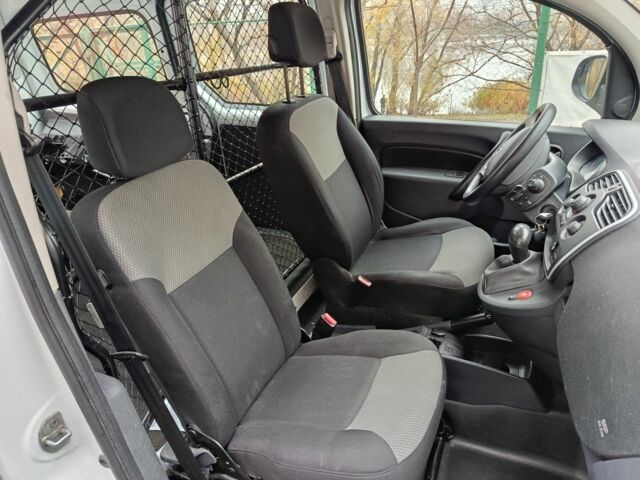 Білий Рено Кєнгу Експресс, об'ємом двигуна 0 л та пробігом 41 тис. км за 13000 $, фото 5 на Automoto.ua