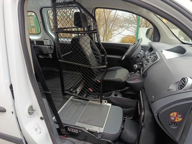 Білий Рено Кєнгу Експресс, об'ємом двигуна 0 л та пробігом 41 тис. км за 13000 $, фото 7 на Automoto.ua