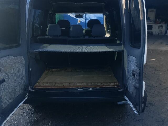 Белый Рено Кенгу Экспресс, объемом двигателя 1.5 л и пробегом 156 тыс. км за 4300 $, фото 4 на Automoto.ua