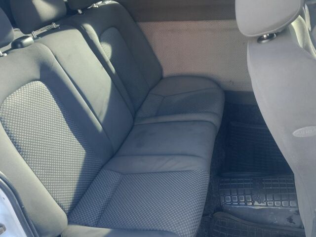 Белый Рено Кенгу Экспресс, объемом двигателя 1.5 л и пробегом 156 тыс. км за 4300 $, фото 2 на Automoto.ua