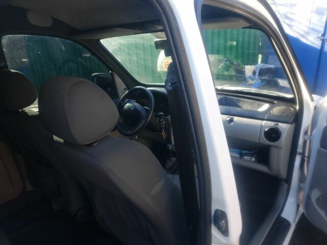 Белый Рено Кенгу Экспресс, объемом двигателя 1.5 л и пробегом 156 тыс. км за 4300 $, фото 6 на Automoto.ua