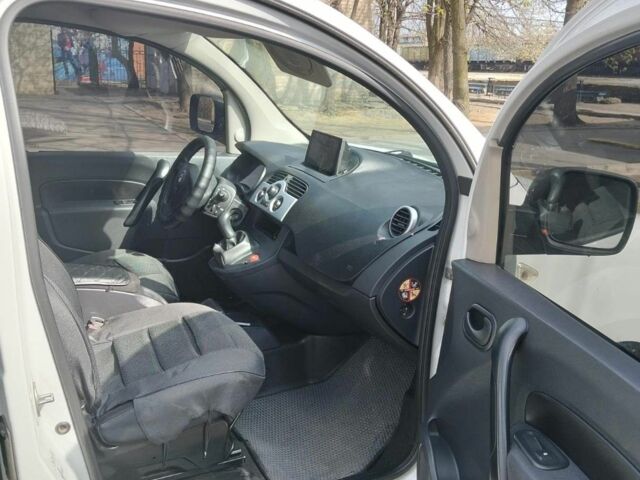 Білий Рено Кєнгу Експресс, об'ємом двигуна 1.5 л та пробігом 365 тис. км за 5200 $, фото 1 на Automoto.ua