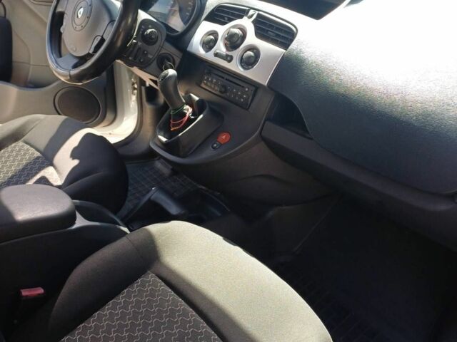 Белый Рено Кенгу Экспресс, объемом двигателя 0 л и пробегом 263 тыс. км за 6800 $, фото 7 на Automoto.ua