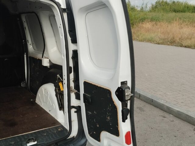 Белый Рено Кенгу Экспресс, объемом двигателя 1.5 л и пробегом 398 тыс. км за 7000 $, фото 15 на Automoto.ua
