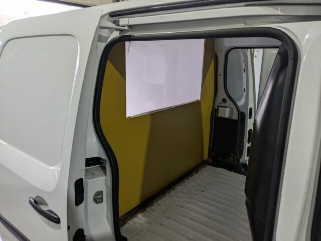 Белый Рено Кенгу Экспресс, объемом двигателя 0 л и пробегом 52 тыс. км за 8750 $, фото 8 на Automoto.ua