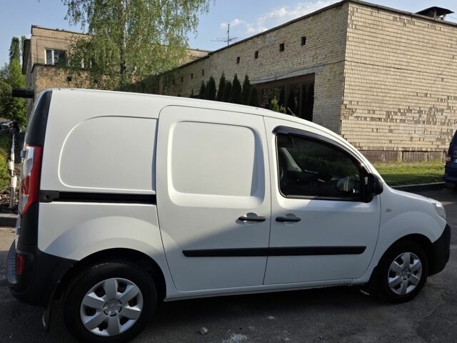 Белый Рено Кенгу Экспресс, объемом двигателя 1.5 л и пробегом 255 тыс. км за 8550 $, фото 5 на Automoto.ua