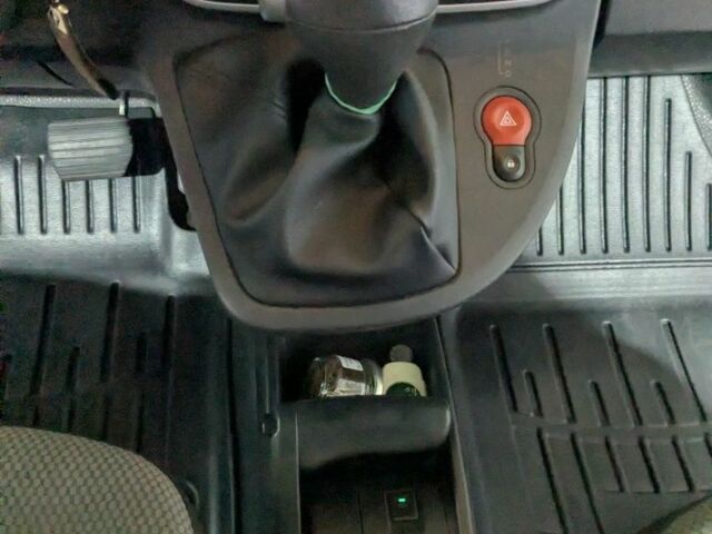 Белый Рено Кенгу Экспресс, объемом двигателя 0 л и пробегом 52 тыс. км за 8750 $, фото 12 на Automoto.ua