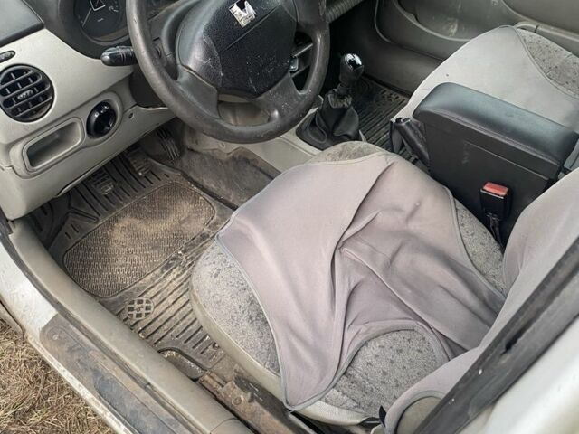 Рено Кенгу Экспресс 2001 в Чугуеве на Automoto.ua Белый Рено Кенгу Экспресс, объемом двигателя 1.9 л и пробегом 340 тыс. км за 2700 $, фото 4 на Automoto.ua