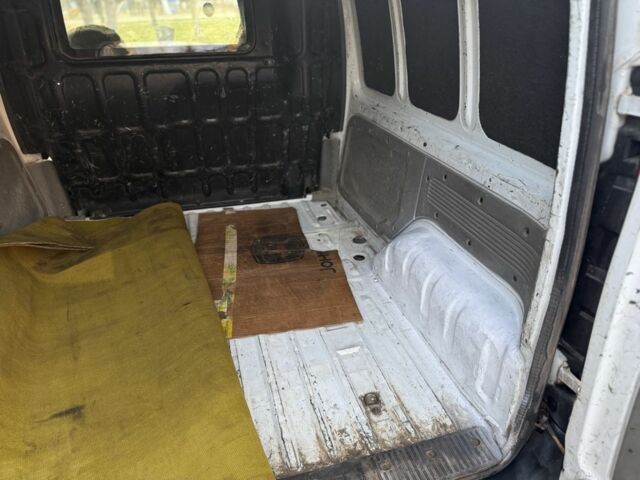 Білий Рено Кєнгу Експресс, об'ємом двигуна 1.5 л та пробігом 303 тис. км за 2300 $, фото 11 на Automoto.ua