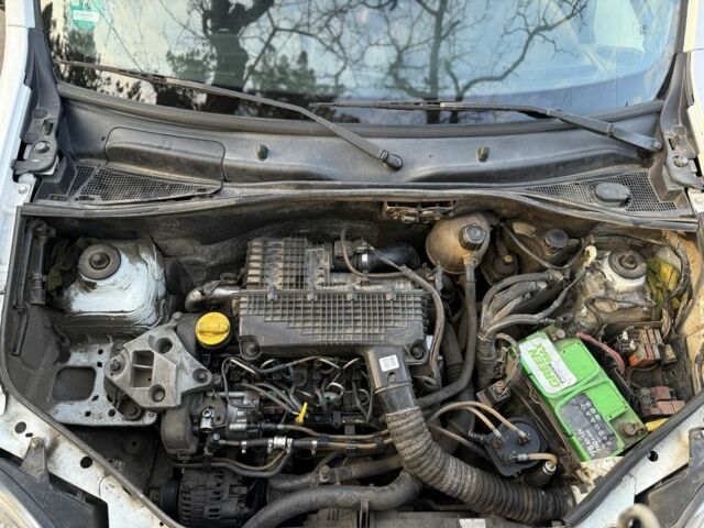 Білий Рено Кєнгу Експресс, об'ємом двигуна 1.5 л та пробігом 303 тис. км за 2300 $, фото 19 на Automoto.ua