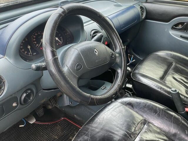 Белый Рено Кенгу Экспресс, объемом двигателя 1.9 л и пробегом 310 тыс. км за 1500 $, фото 2 на Automoto.ua