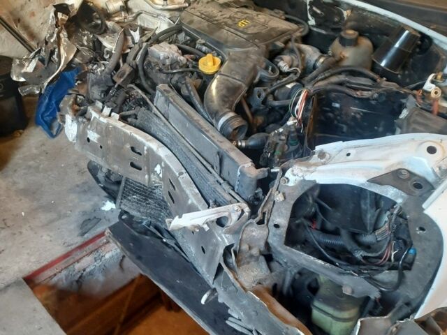 Белый Рено Кенгу Экспресс, объемом двигателя 0 л и пробегом 300 тыс. км за 1200 $, фото 14 на Automoto.ua