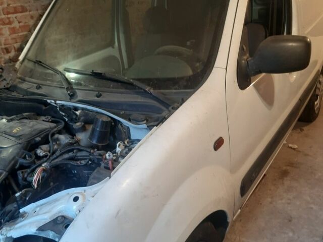 Белый Рено Кенгу Экспресс, объемом двигателя 0 л и пробегом 300 тыс. км за 1200 $, фото 4 на Automoto.ua