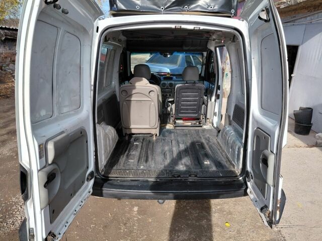 Белый Рено Кенгу Экспресс, объемом двигателя 1.4 л и пробегом 387 тыс. км за 2700 $, фото 5 на Automoto.ua