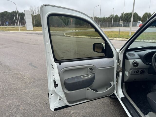 Білий Рено Кєнгу Експресс, об'ємом двигуна 1.5 л та пробігом 271 тис. км за 4000 $, фото 8 на Automoto.ua