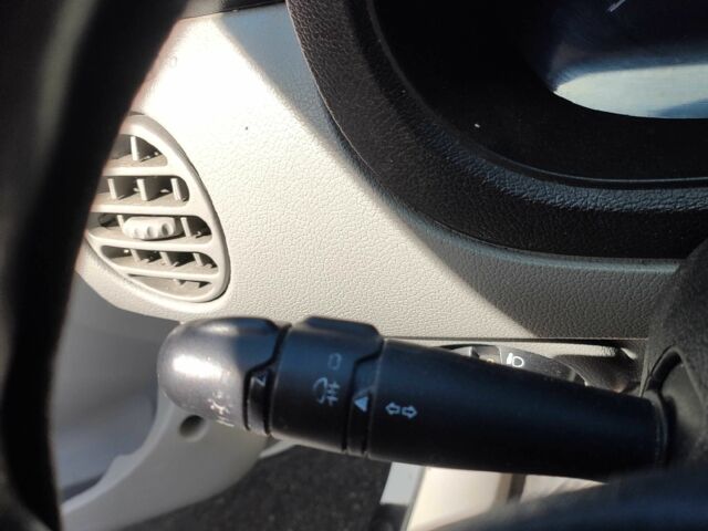 Рено Кєнгу Експресс 2007 у Києві на Automoto.ua Білий Рено Кєнгу Експресс, об'ємом двигуна 1.5 л та пробігом 240 тис. км за 3500 $, фото 7 на Automoto.ua