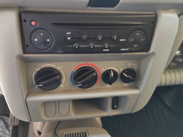 Рено Кєнгу Експресс 2007 у Києві на Automoto.ua Білий Рено Кєнгу Експресс, об'ємом двигуна 1.5 л та пробігом 240 тис. км за 3500 $, фото 9 на Automoto.ua