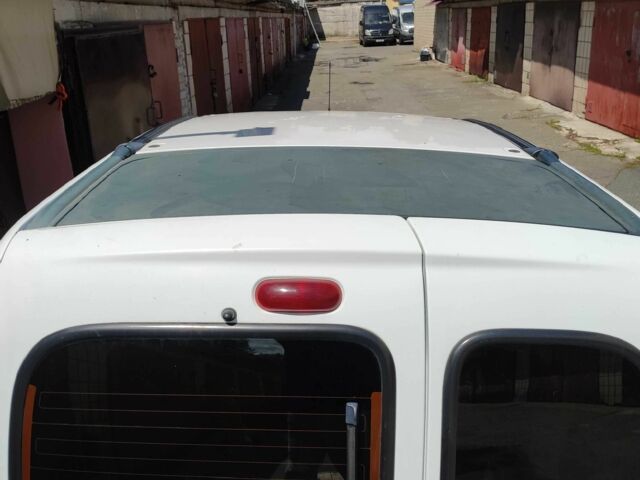 Рено Кєнгу Експресс 2007 у Києві на Automoto.ua Білий Рено Кєнгу Експресс, об'ємом двигуна 1.5 л та пробігом 240 тис. км за 3500 $, фото 11 на Automoto.ua