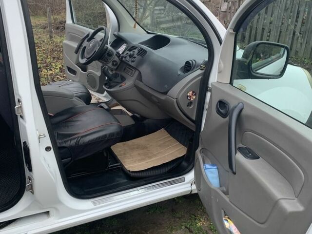 Белый Рено Кенгу Экспресс, объемом двигателя 1.5 л и пробегом 270 тыс. км за 4900 $, фото 5 на Automoto.ua