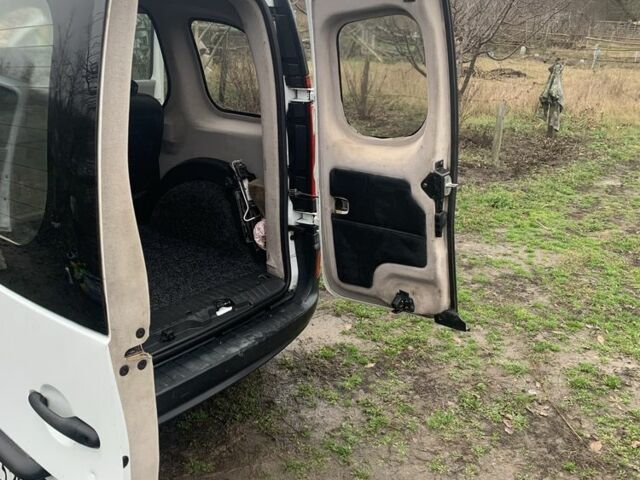 Белый Рено Кенгу Экспресс, объемом двигателя 1.5 л и пробегом 270 тыс. км за 4900 $, фото 18 на Automoto.ua