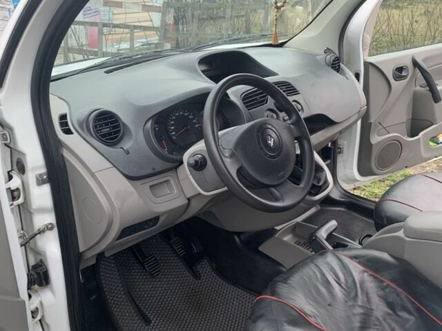 Белый Рено Кенгу Экспресс, объемом двигателя 1.5 л и пробегом 270 тыс. км за 4900 $, фото 12 на Automoto.ua