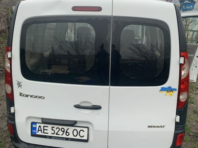 Белый Рено Кенгу Экспресс, объемом двигателя 1.5 л и пробегом 270 тыс. км за 4900 $, фото 10 на Automoto.ua