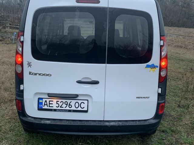 Белый Рено Кенгу Экспресс, объемом двигателя 1.5 л и пробегом 270 тыс. км за 4900 $, фото 2 на Automoto.ua