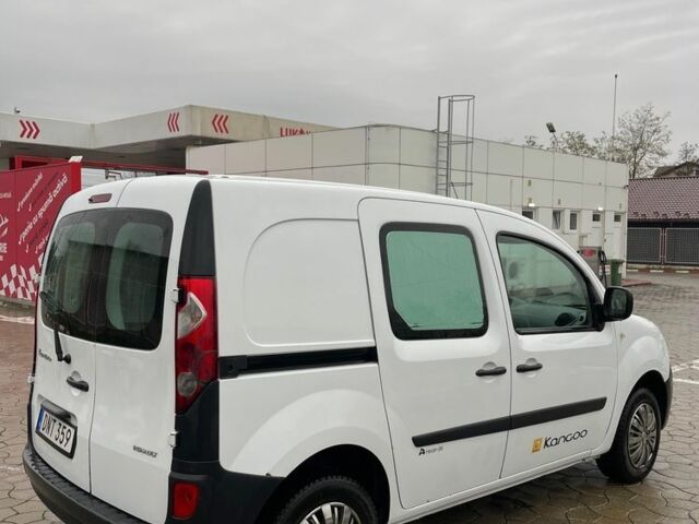 Белый Рено Кенгу Экспресс, объемом двигателя 0 л и пробегом 170 тыс. км за 4282 $, фото 1 на Automoto.ua