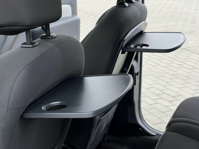 Коричневый Рено Кенгу Экспресс, объемом двигателя 1.5 л и пробегом 154 тыс. км за 13499 $, фото 16 на Automoto.ua