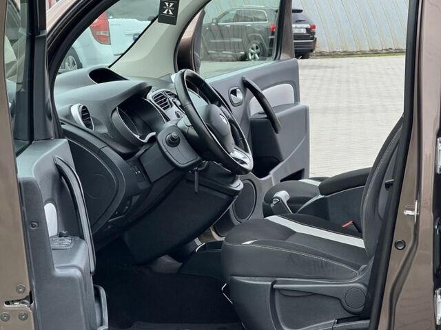 Коричневый Рено Кенгу Экспресс, объемом двигателя 1.5 л и пробегом 154 тыс. км за 13499 $, фото 9 на Automoto.ua